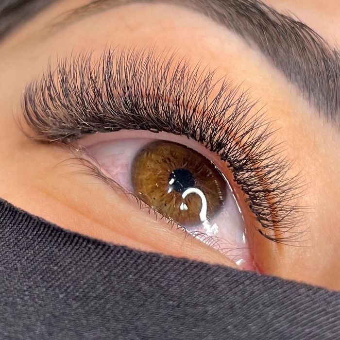 Aplicação de pestanas cílios