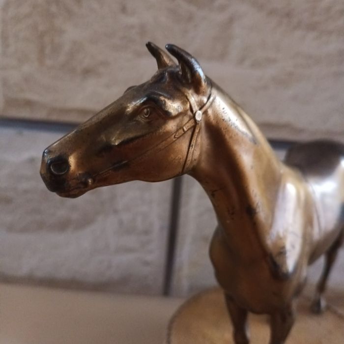 Figurka konia art deco