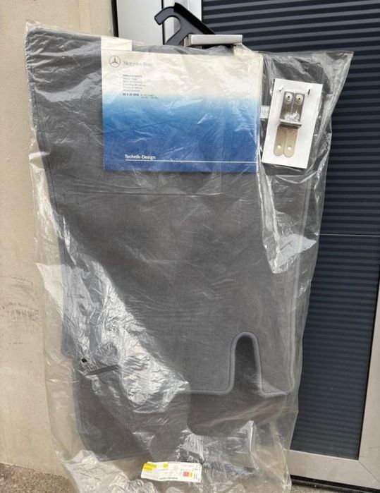 Oryginalne dywaniki welurowe Mercedes C140 Coupe