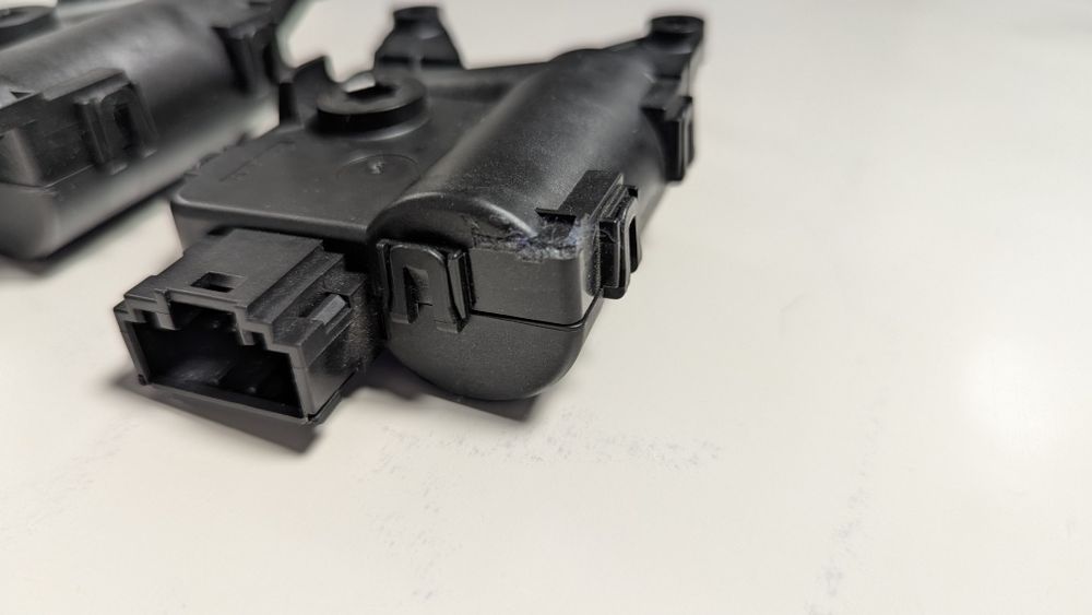 Сервопривод заслонок клімату Volkswagen Passat b7 561.907.511.A