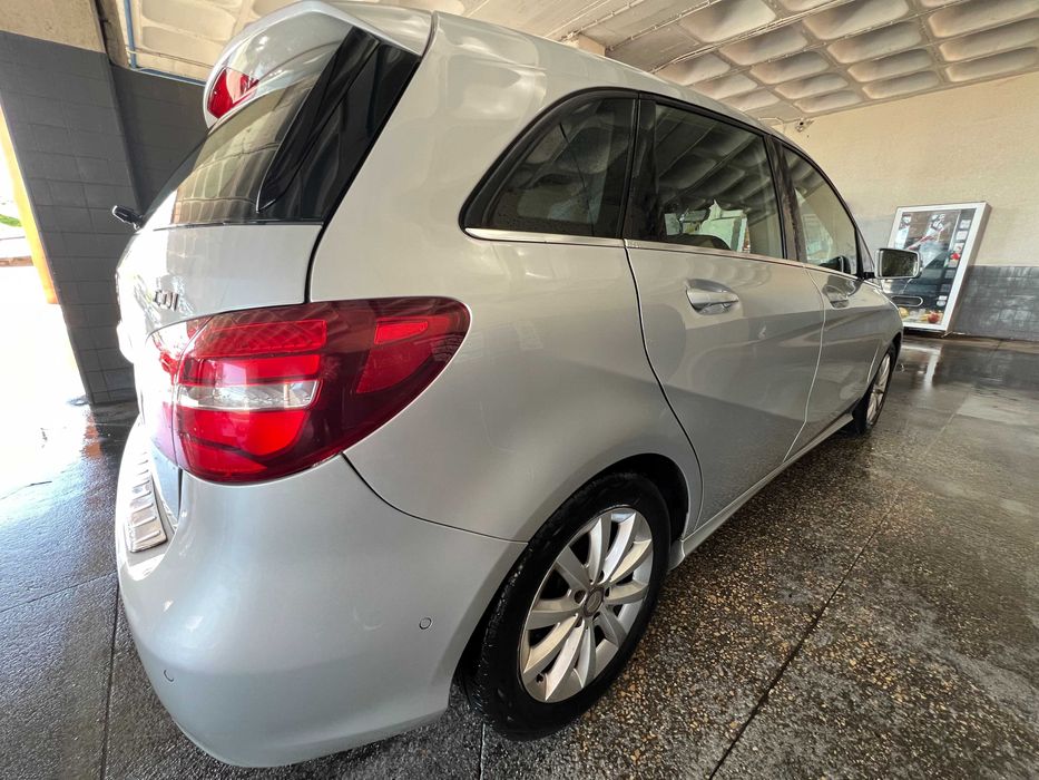Mercedes b180 como novo