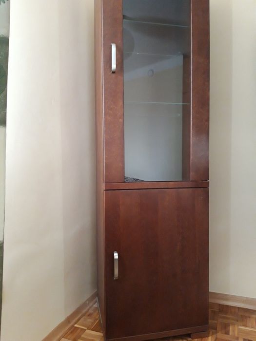 Zestaw eleganckich mebli do pokoju, biura lub salonu