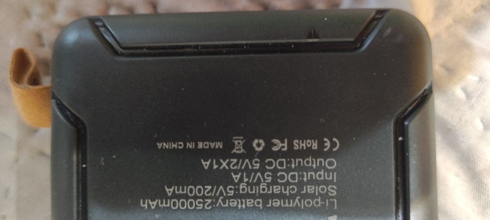 Power bank solarny 4 panele