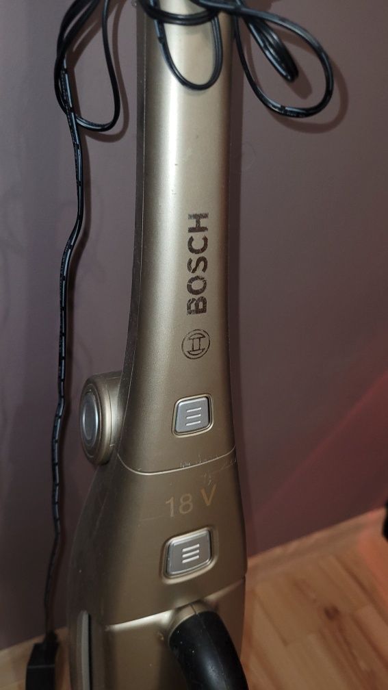 Odkurzacz Bosch bezprzewodowy BBHMOVE4N – 18V