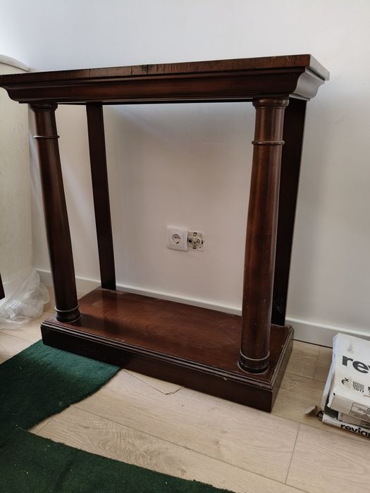 Mesa de Apoio/ consola de entrada