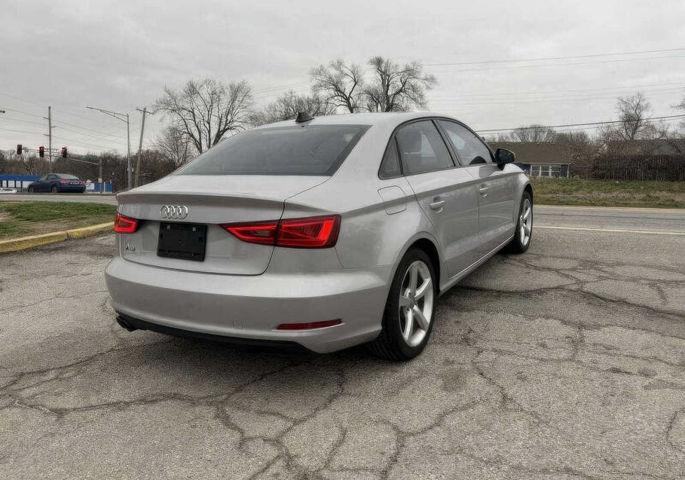 Audi A3      2015