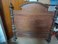 Cama madeira massiça-topos