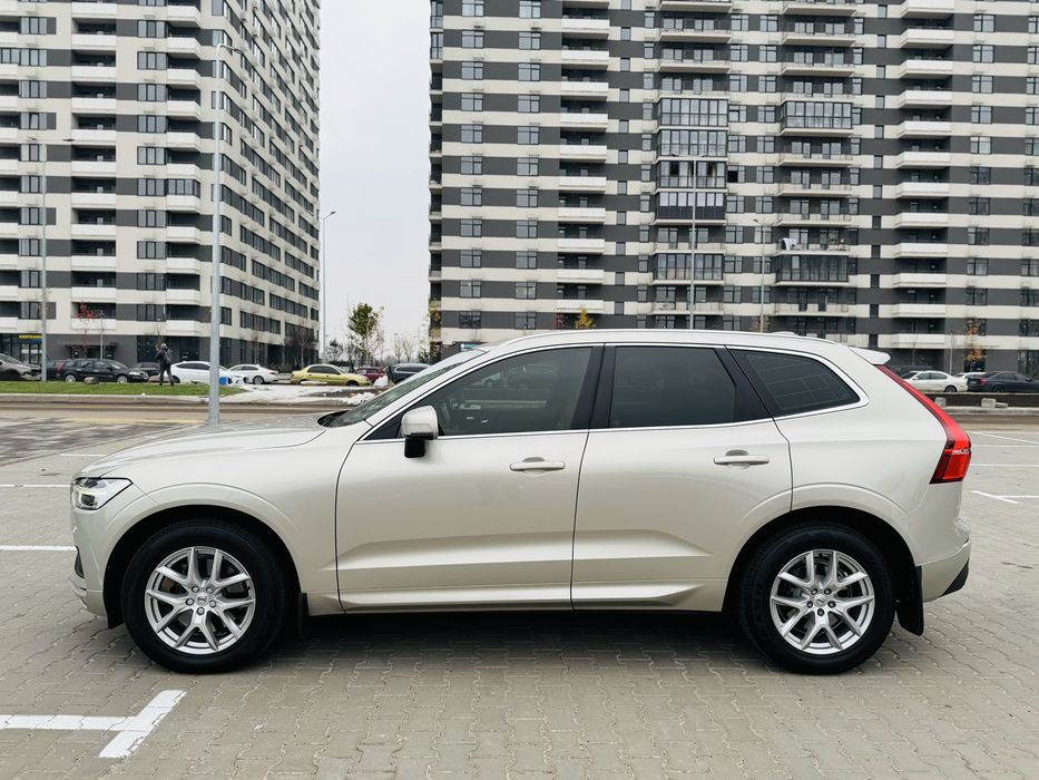 Volvo XC60 B4 2.0D MHEV AWD Momentum Pro 2020