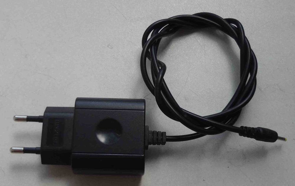 Блок питания Wexler 5V 2A , зарядка, адаптер для планшетов