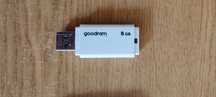 Pendrivy 2 x 8 GB + 2 GB