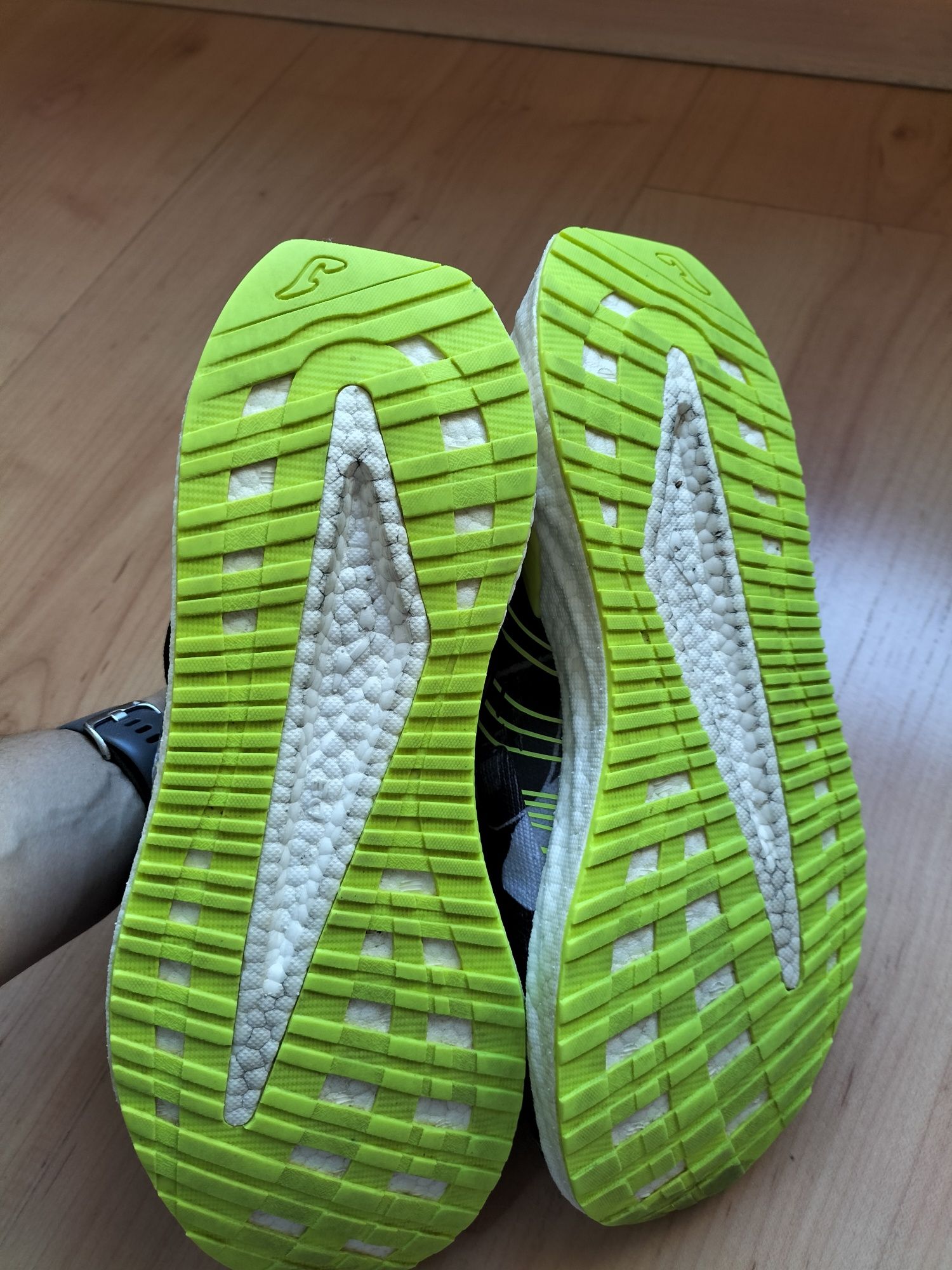 Tênis corrida Joma