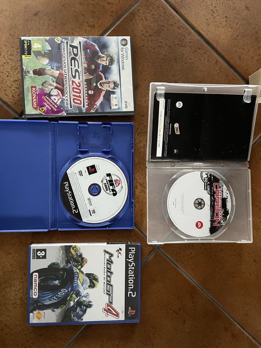 Jogos de PS2 e PC em bom estado