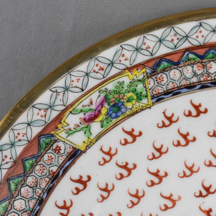 Grande Prato fundo Porcelana da China decorado com 2 dragões anos 70
