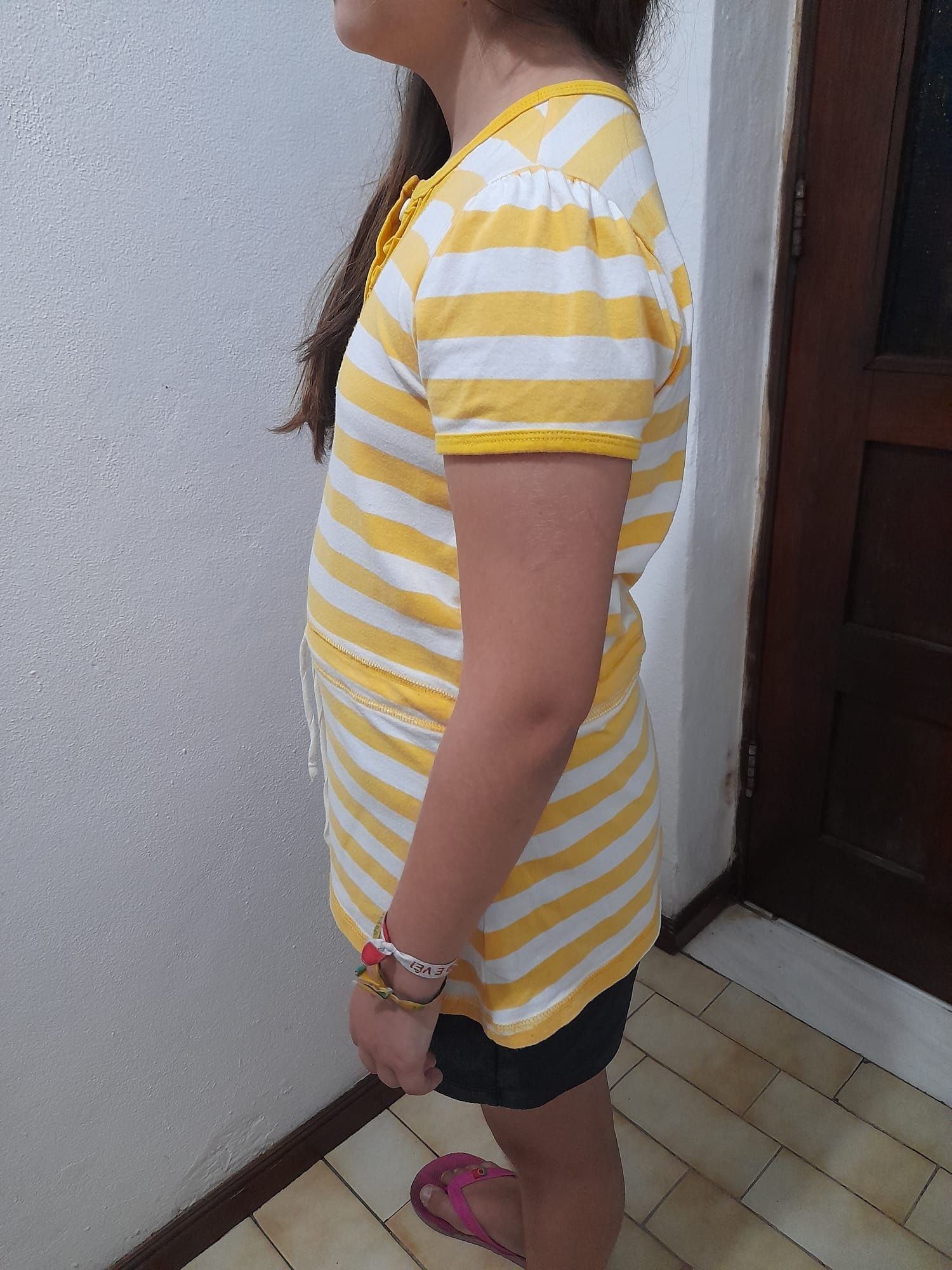 T shirt amarela riscas menina 9/10 anos