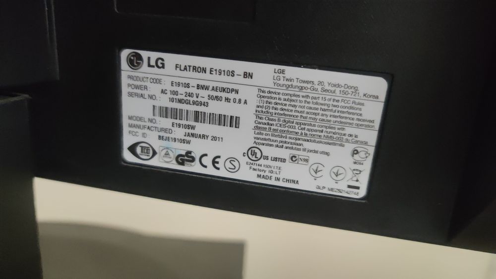 Монитор LG Flatron E1910S