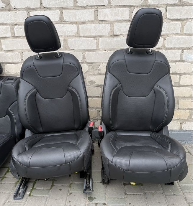 Продам шкіряний комплект оригінальних сидінь Jeep Cherokee KL 2021р