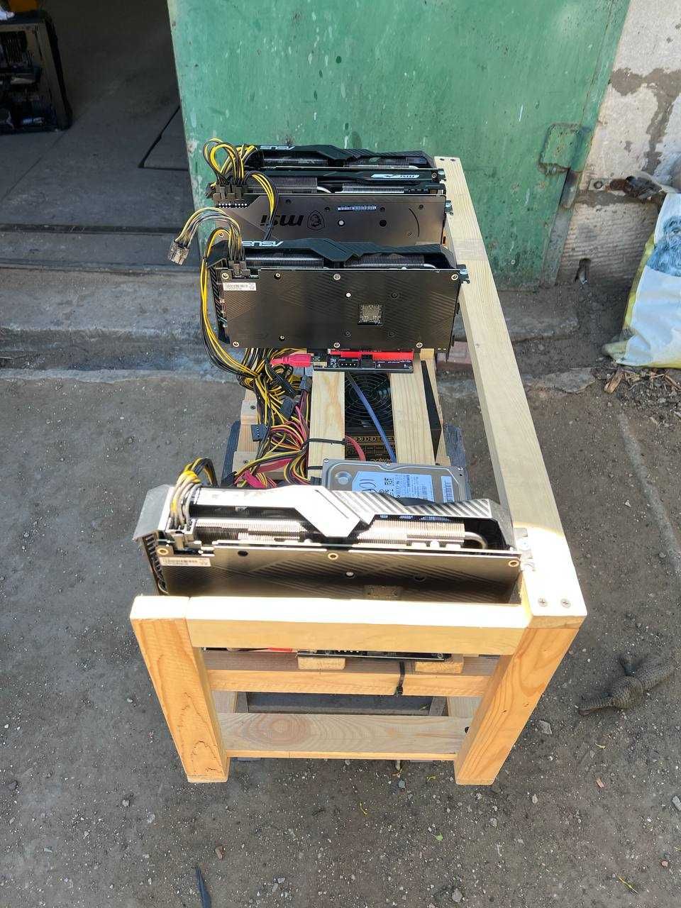 Майнинг ферма из 4 видеокарт RX 5600 XT в идеальном состоянии