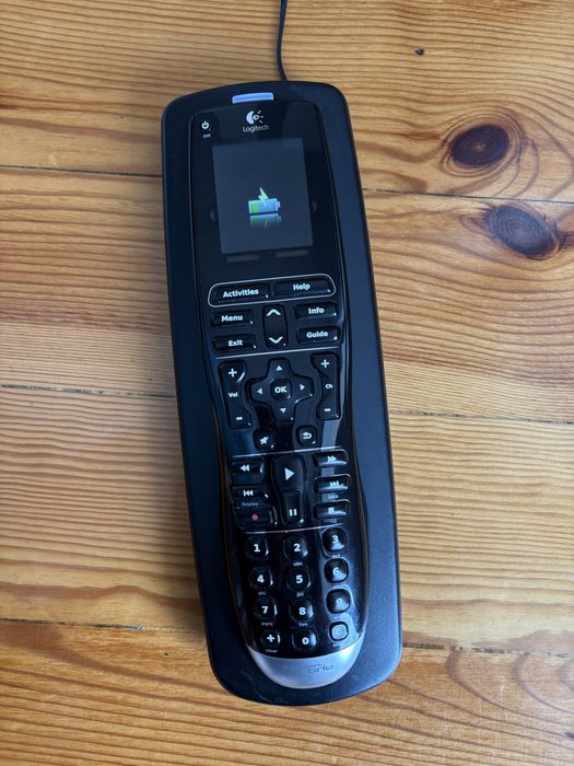 Logitech Harmony One - pilot uniwersalny