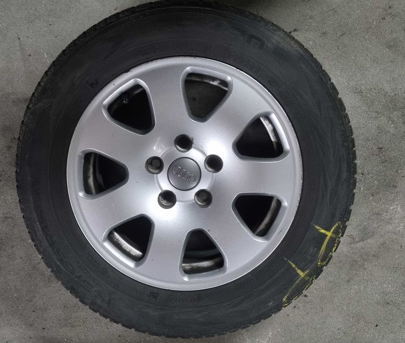 Oryginalne alufelgi Audi 15" 5x112 + opony Nokian 195/65 R15, 7 mm
