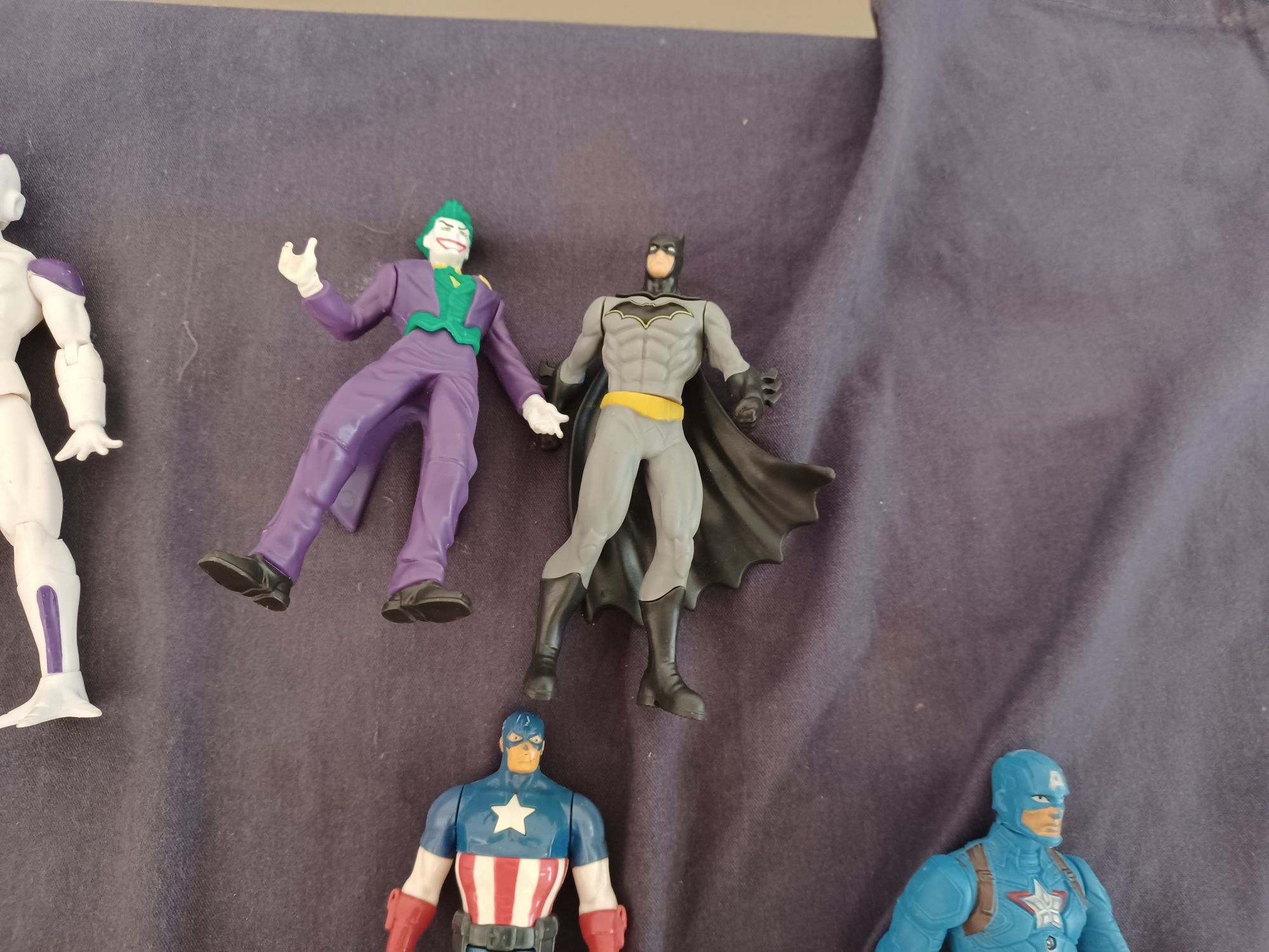 Moto Ratos / Batman / Joker / Dragon Ball Friezer