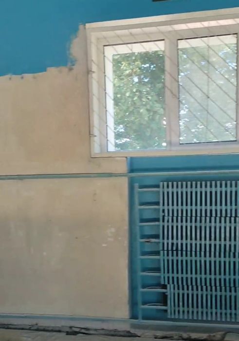 Чищення машиним способом  декоративної штукатурки, набілів фарби вапна