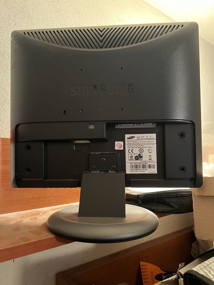 Monitor Samsung 731BF 17”