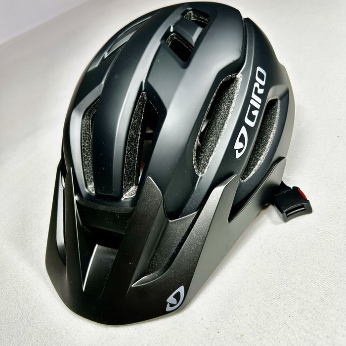 Nowy kask Giro fixture mips II