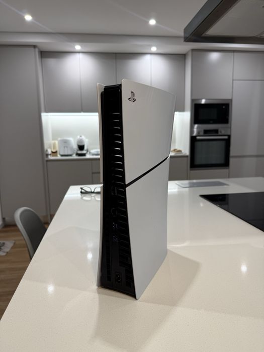 Playstation 5 Slim 290€(sem comando) 340€(com comando)