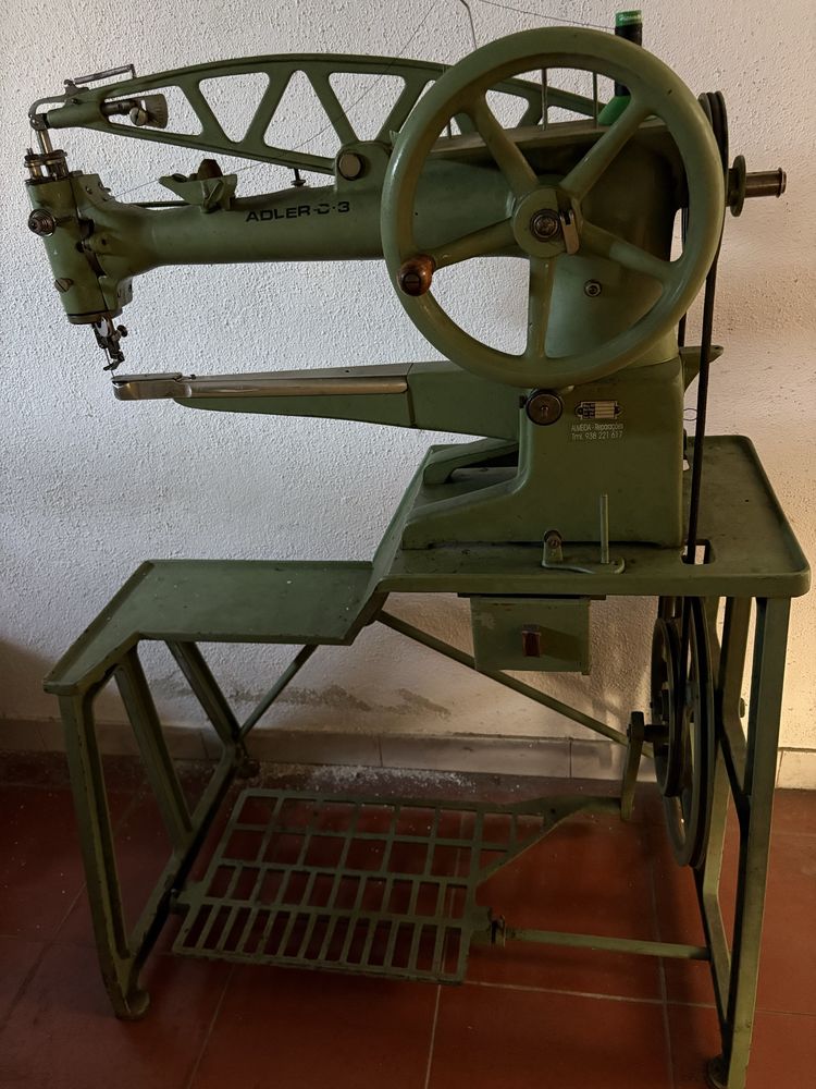 Maquina costura sapateiro ADLER