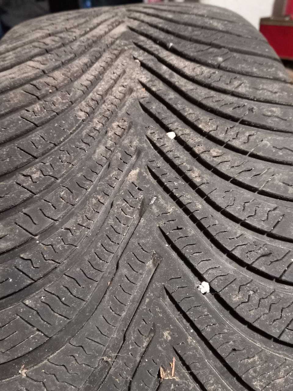 Резина Michelin б.у зима  215/55 R 16