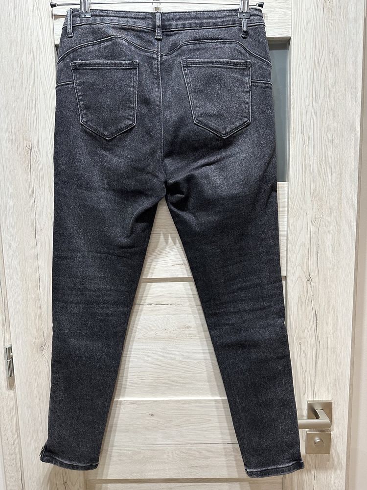 Czarne jeansy skinny melanż szary z rozporkami na nogawkach