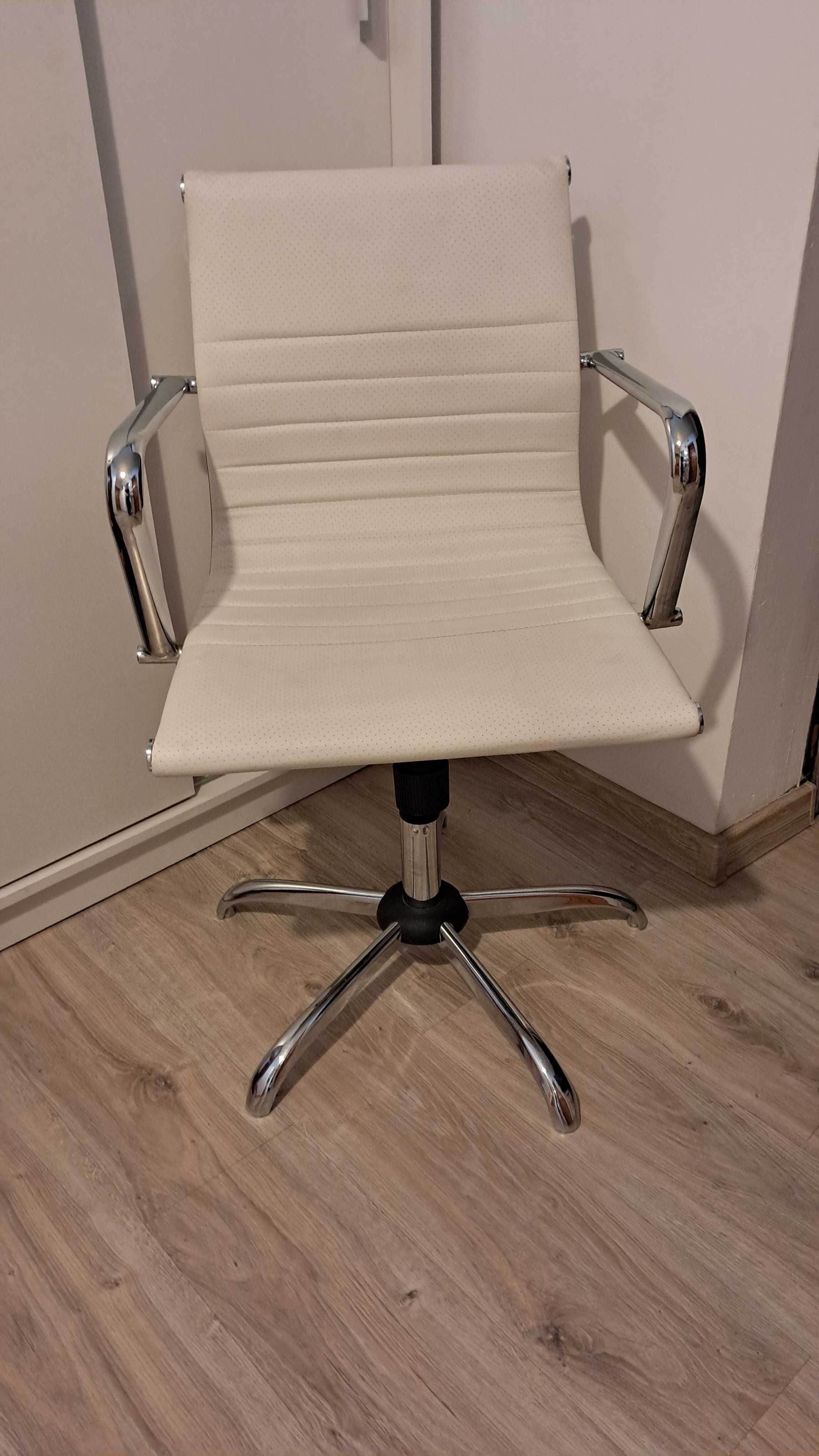 Fotel biurowy inspirowany Herman Miller EA 117