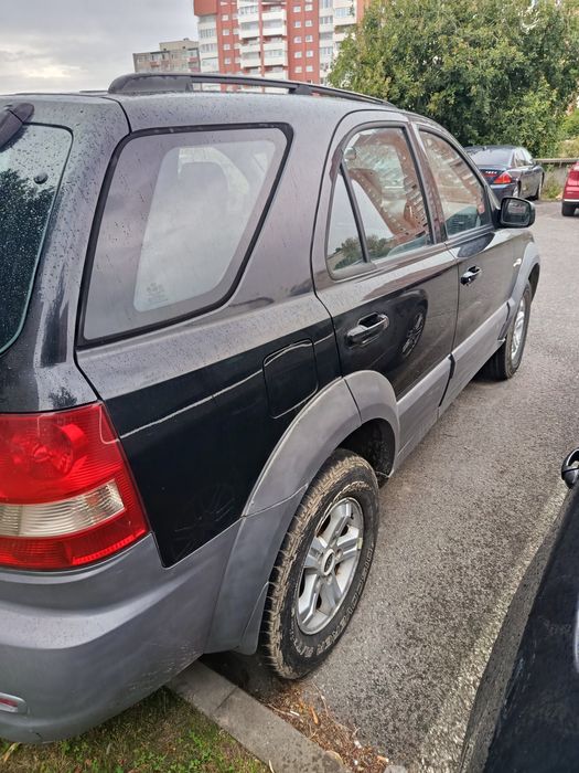 Продам автомобіль KIA SORENTO 2004 рік.