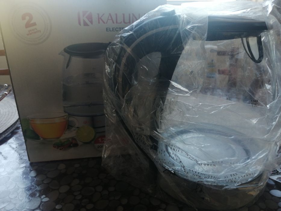 Електрочайник Kalunas з підсвіткою