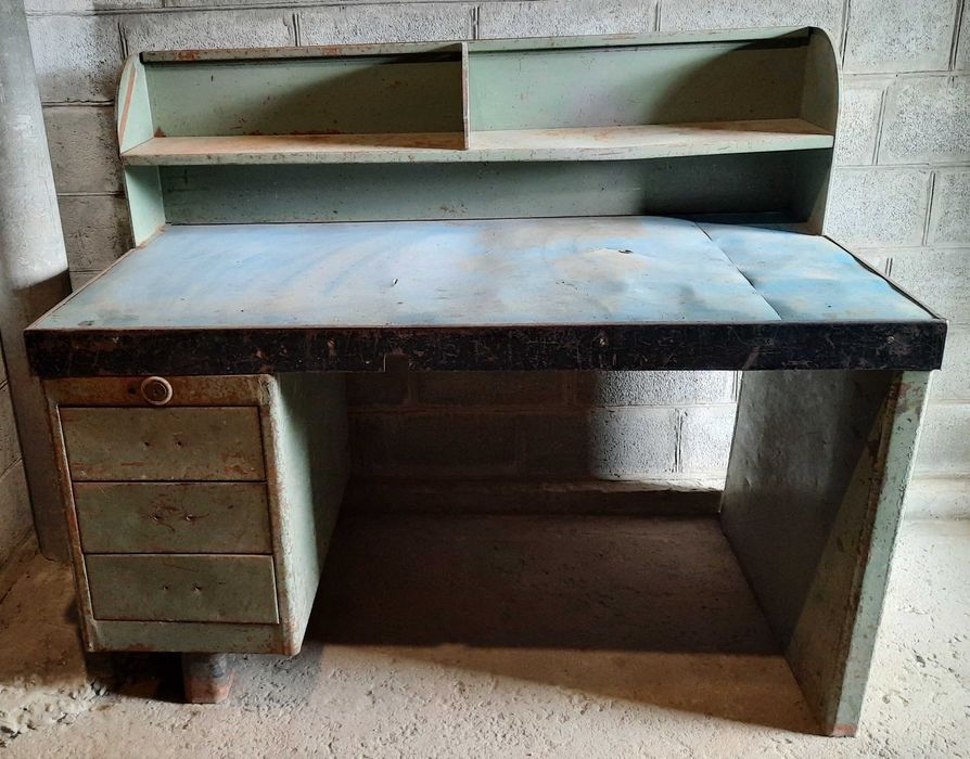 Стіл верстак радіомонтажний слюсарний