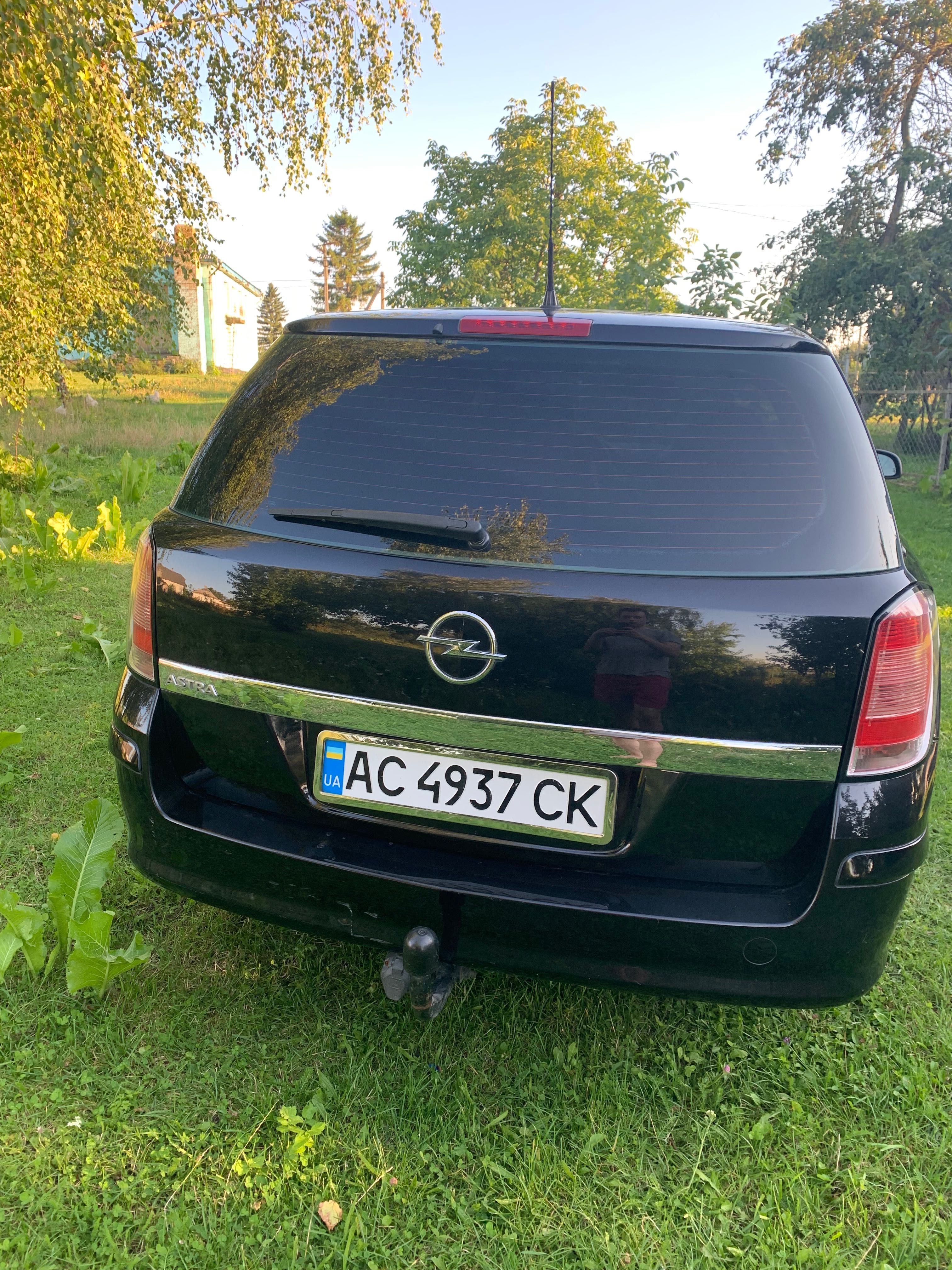 Opel Astra H 2009 1.6 бензин