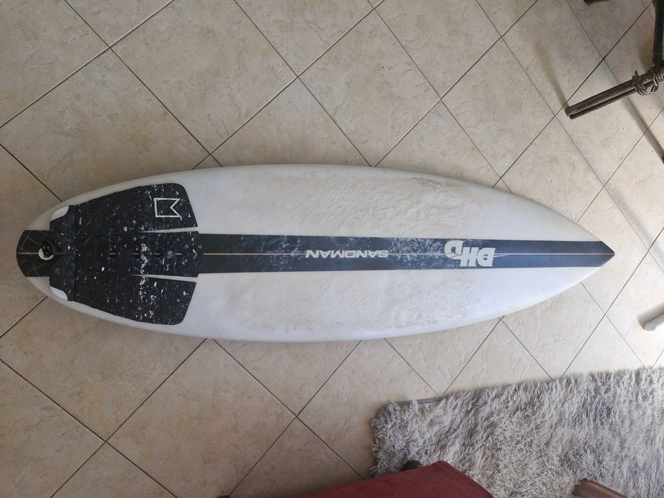 Prancha Sandman DHD 6'0  Prancha veio da Australia. Pouco tempo de uso