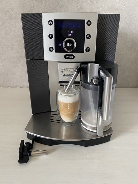 Кавомашина Delonghi Perfecta Cappuccino ESAM5500 є Вибір