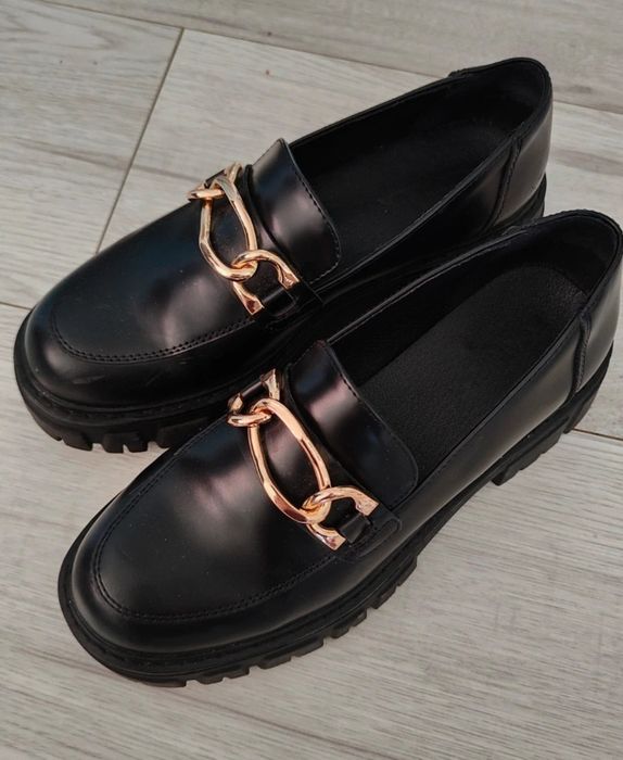 Prawie nowe mokasyny