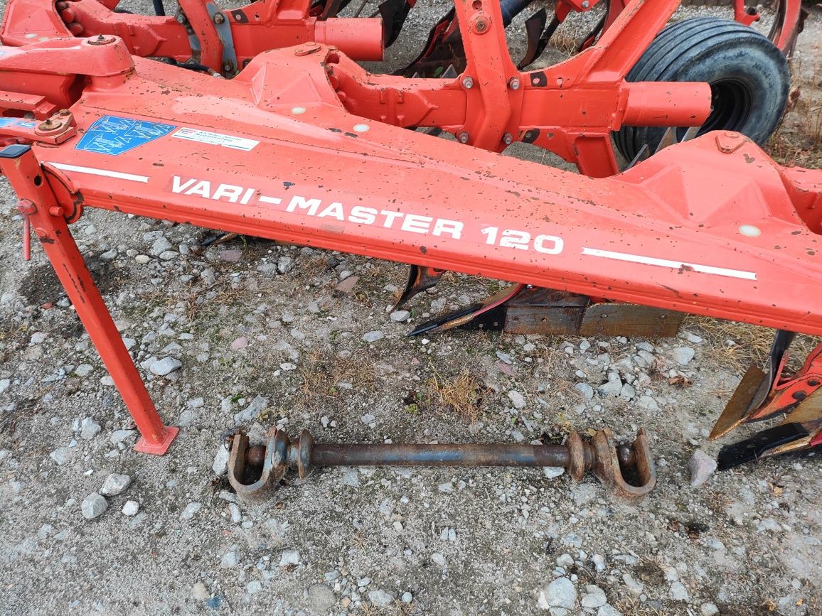 Pług obrotowy KUHN Varimaster 120 ażurowy 4 skibowy. Gregoire Besson