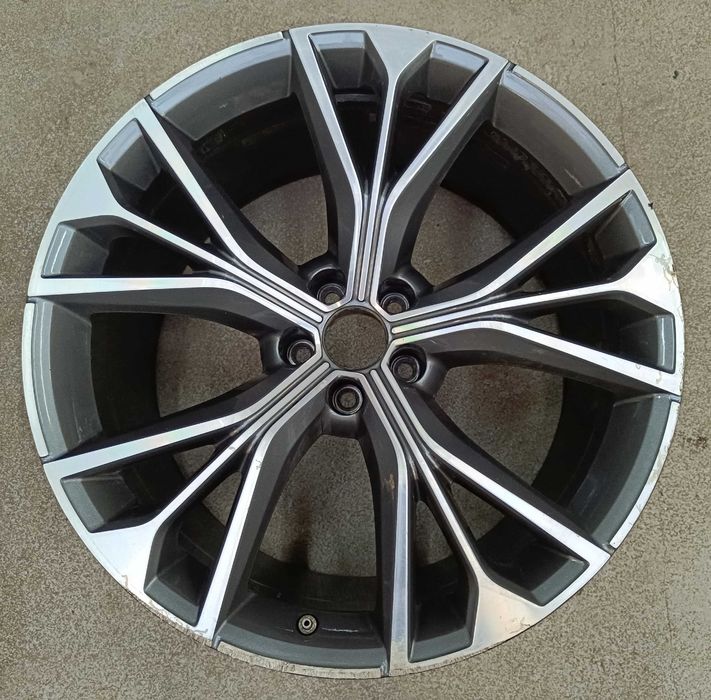 Felga Audi Q8 SQ8 SQ7 10x21 ET20 5x112