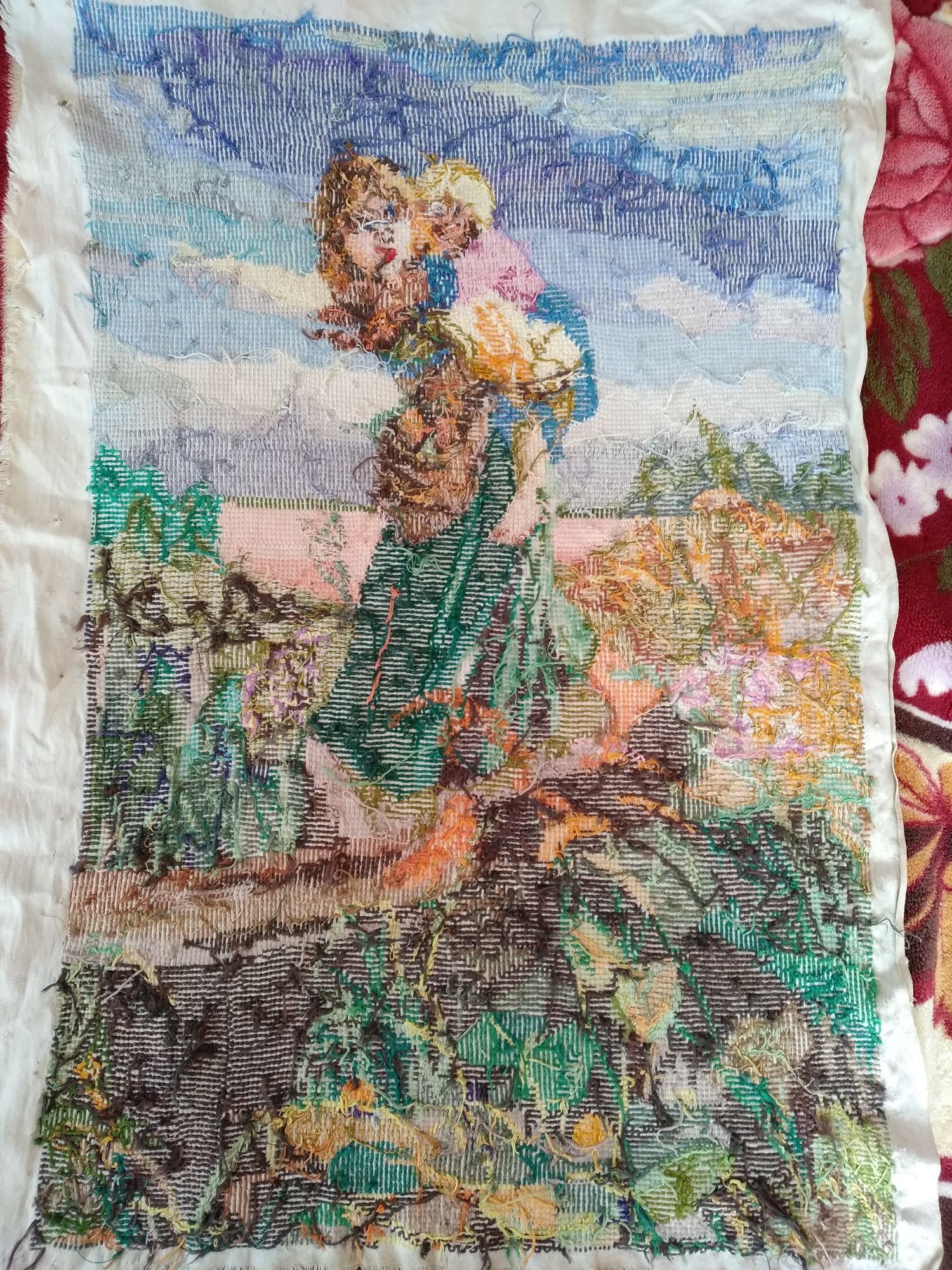 Старинная вышитая крестиком картина Маковского Дети, бегущие от грозы