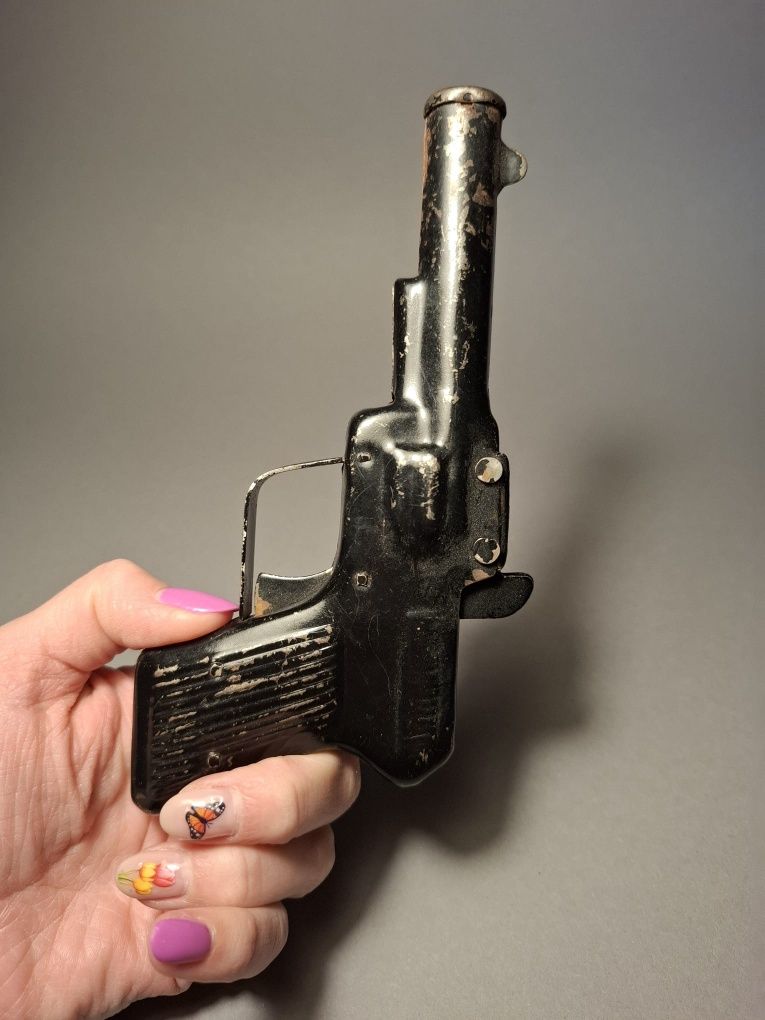 Zabawka pistolet prl