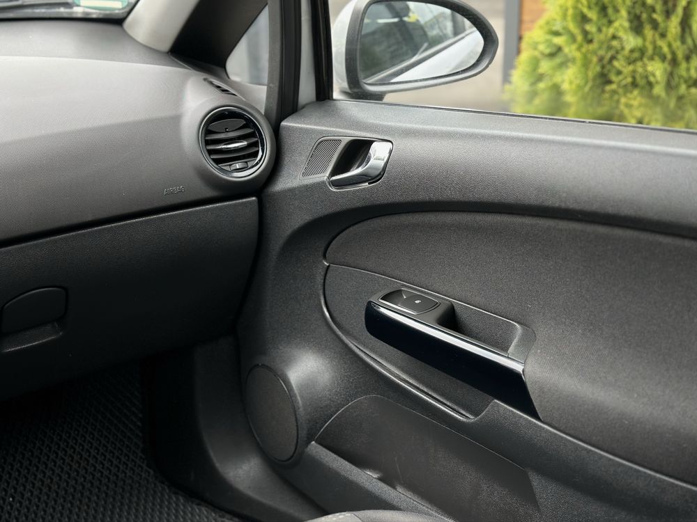 OPEL CORSA 2011 року, 1.2 бензин, механіка, передній привід.