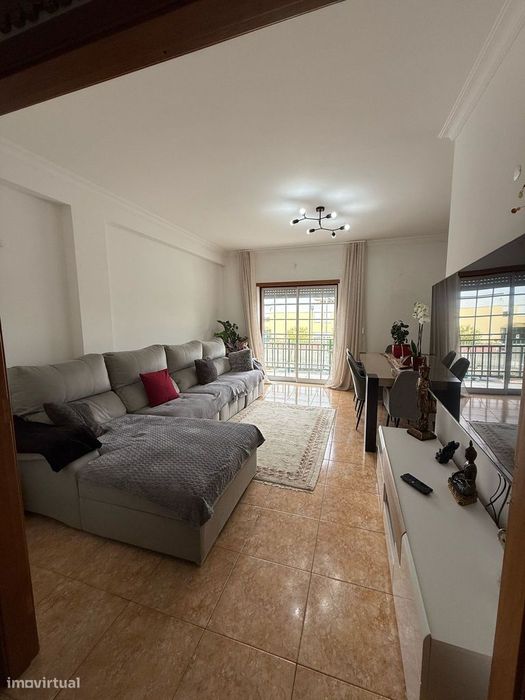 Apartamento T4 Marinha Grande com garagem