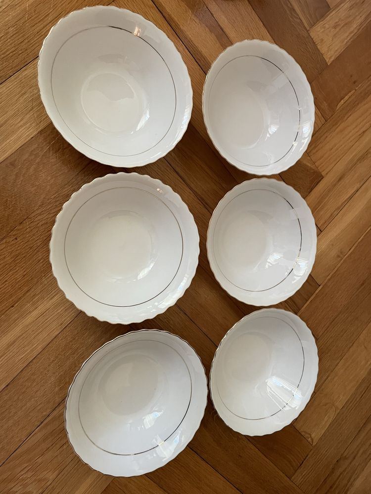 Salaterki porcelanowe miseczki ze srebrnym rantem białe komplet
