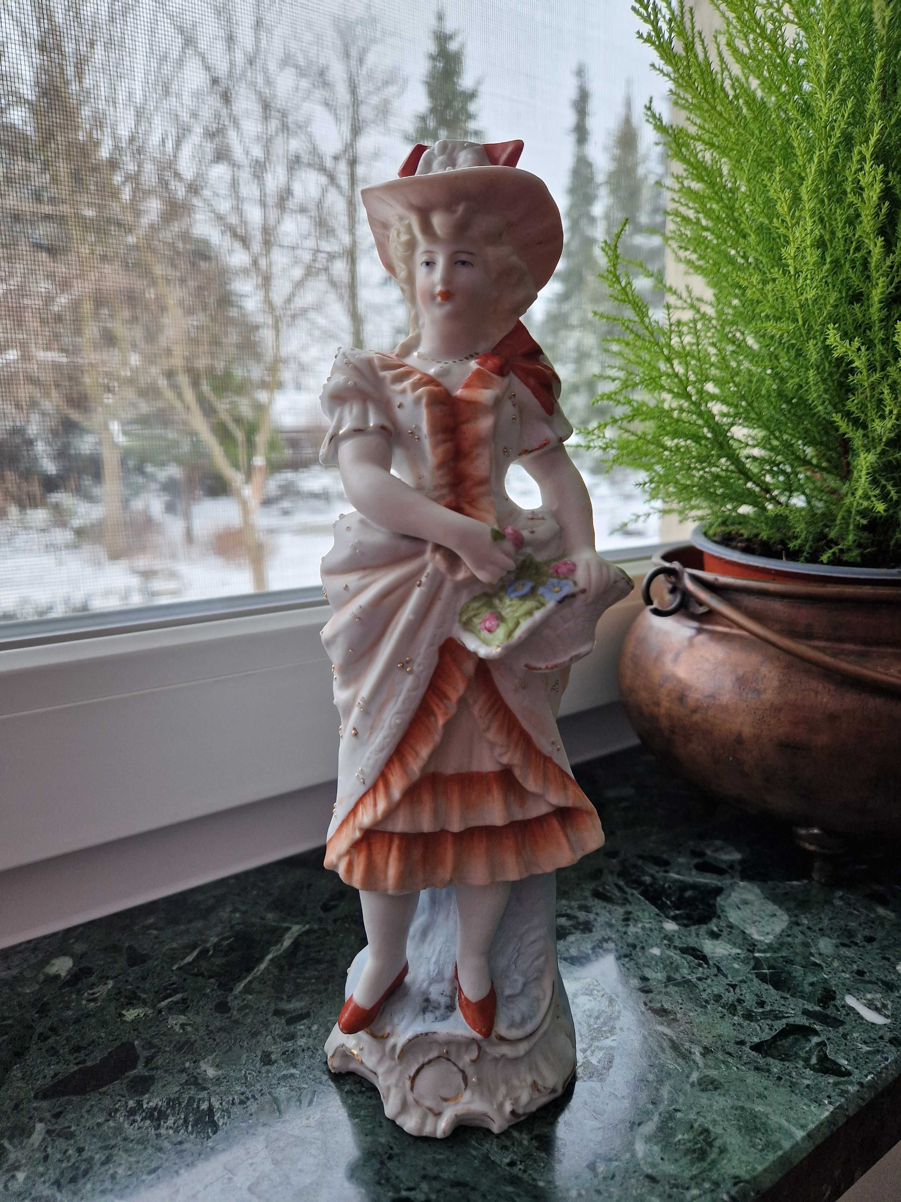 piękna figurka antyczna porcelana