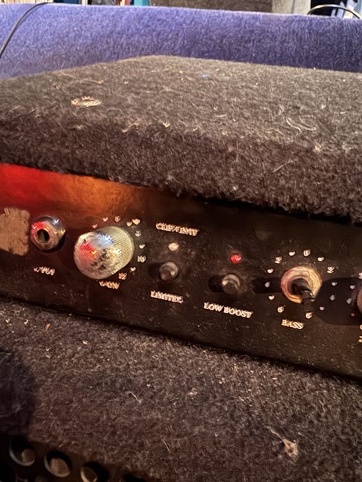 Amplificador Baixo eletrico