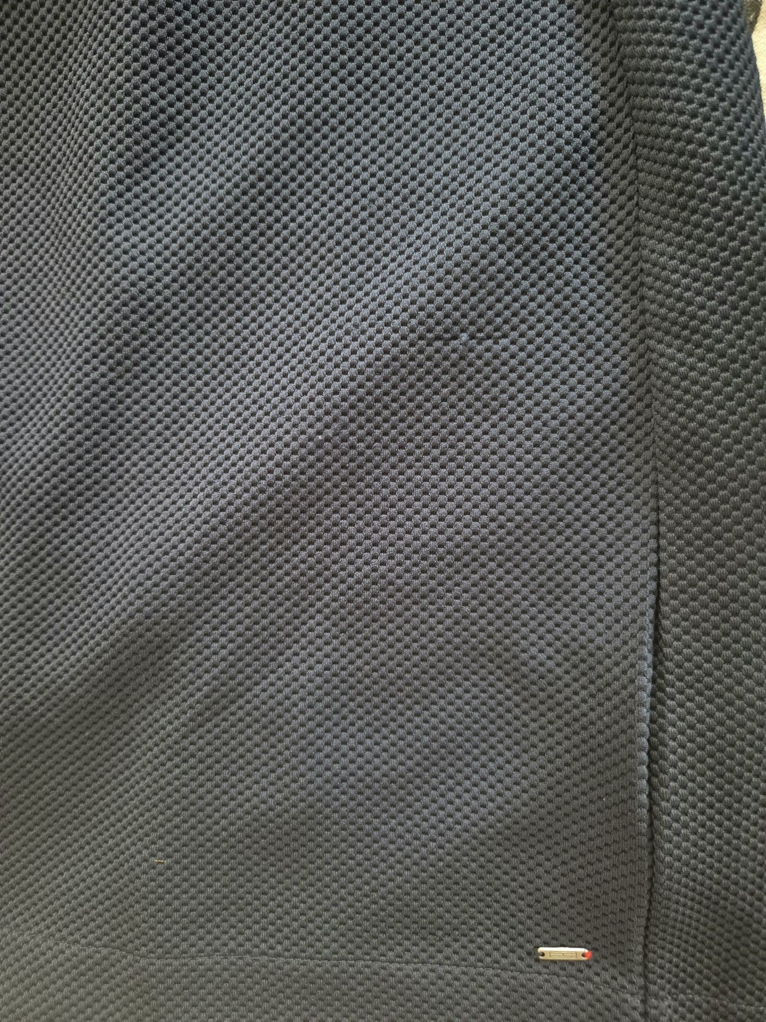 Vestido Azul Escuro Tommy Hilfiger

Mangas em azul tranparente
Fecho n