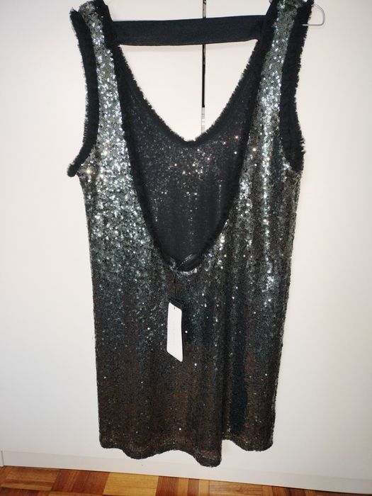 Vestido/ túnica com lantejoulas